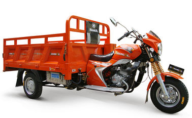 Moto orange de tricycle de cargaison de rouleur du Chinois 3 avec le grand repose-pieds