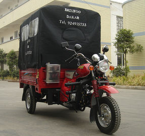 Moto 150CC de roue du Chinois 3 de cargaison motorisée avec la couverture de chariot