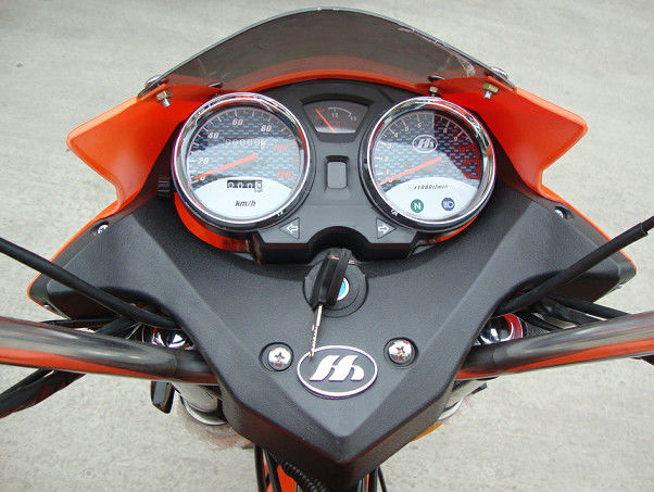 Le tricycle de cargaison de l'essence 250CC 200CC d'OEM, le Chinois 3 roulent la moto avec la commande d'axe