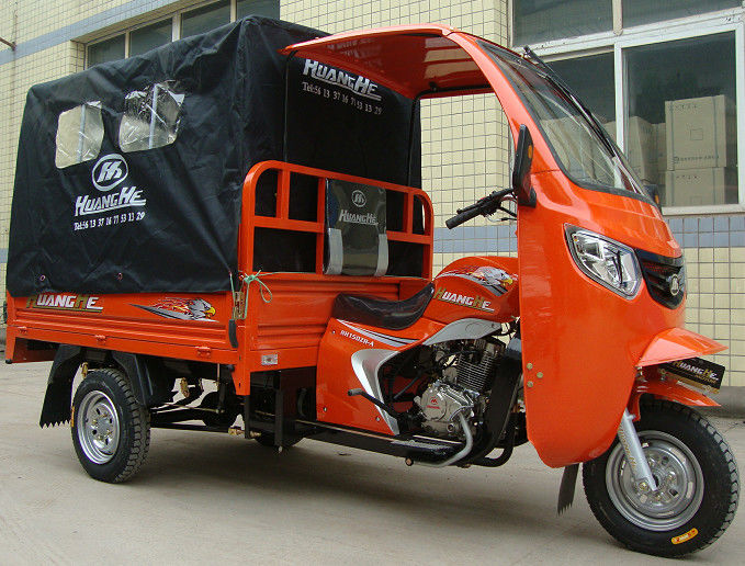 Tricycle de moteur de cargaison de la cabine 150CC d'essence avec la couverture avant et arrière pour l'adulte