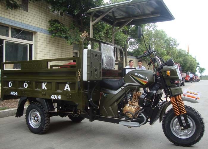 Moto motorisée de cargaison de roue du Chinois 3 d'entraînement d'axe avec l'axe de cadre en acier et de voiture