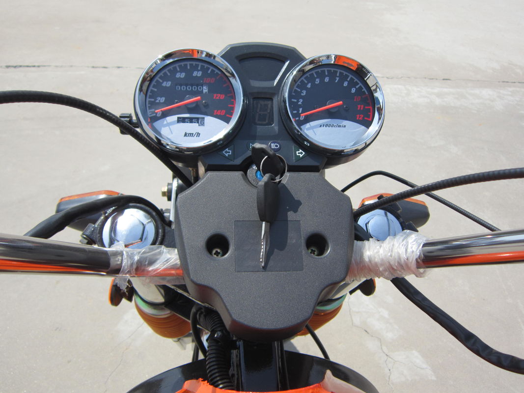 200cc boîte de cargaison de moto de cargaison de roue du tricycle trois une plus haute grande capacité de chargement avec des sièges de passager